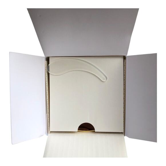 Ellis Brooklyn NIB Satisfying Skin Caring Moisturizer Demi Blur Finish Vanilla - Picture 10 of 16